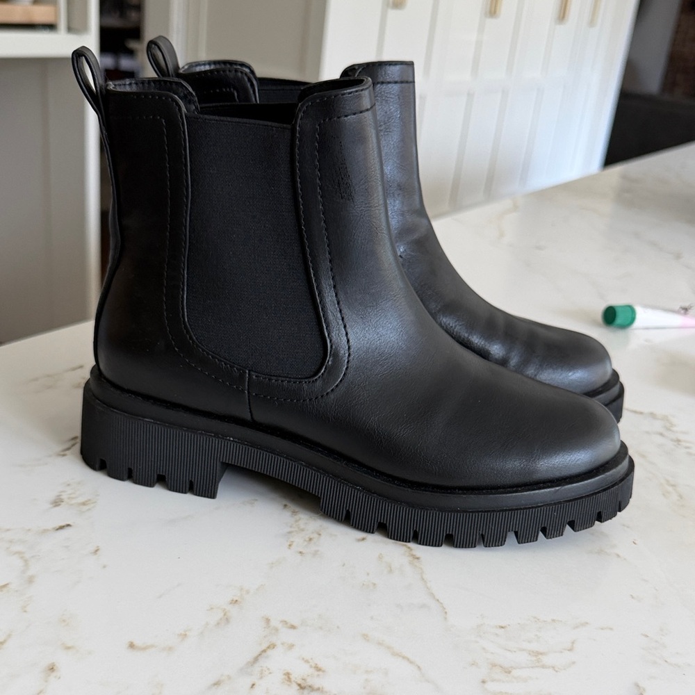Old Navy black boots